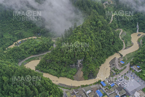 Más de 1,000 residentes escapan de deslizamiento de tierra en China