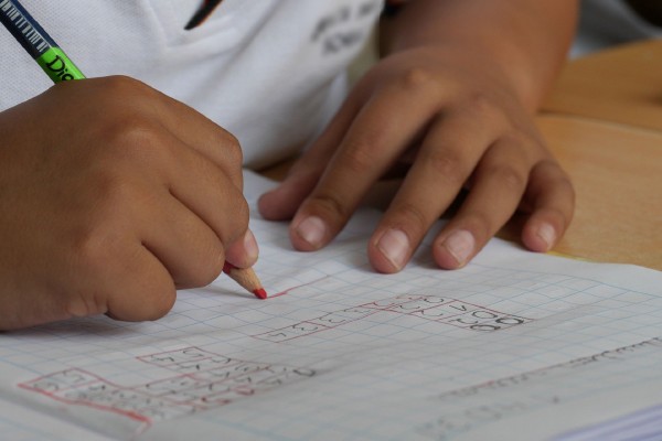 Niña de 8 años rusa supera pruebas e ingresará en una universidad