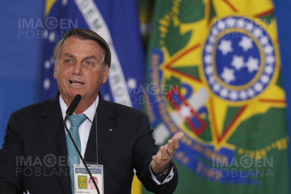 Bolsonaro vuelve a amenazar la celebración de elecciones brasileñas en 2022