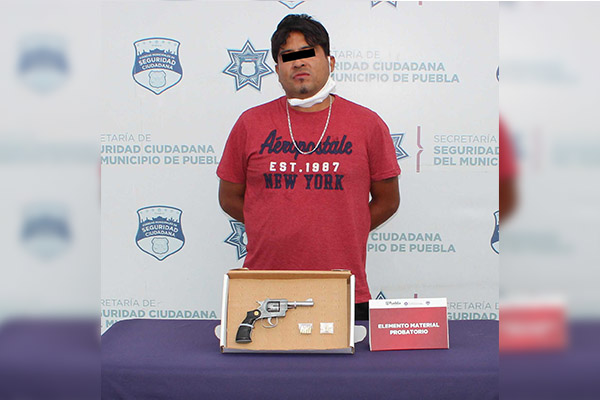 Detiene Policía Municipal a sujeto con un revólver cargado
