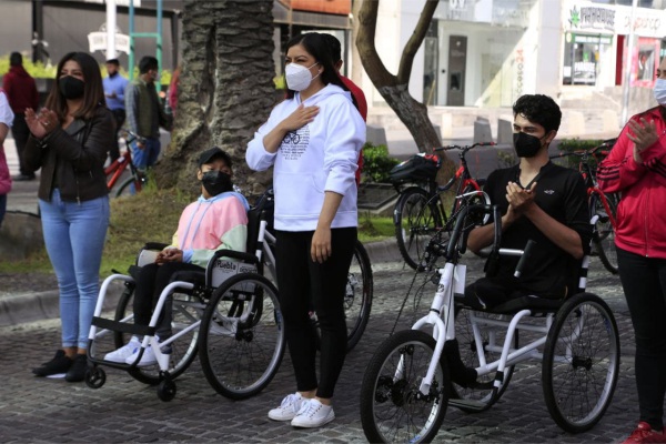 Ayuntamiento de Puebla entrega vehículos incluyentes para Vía Recreativa
