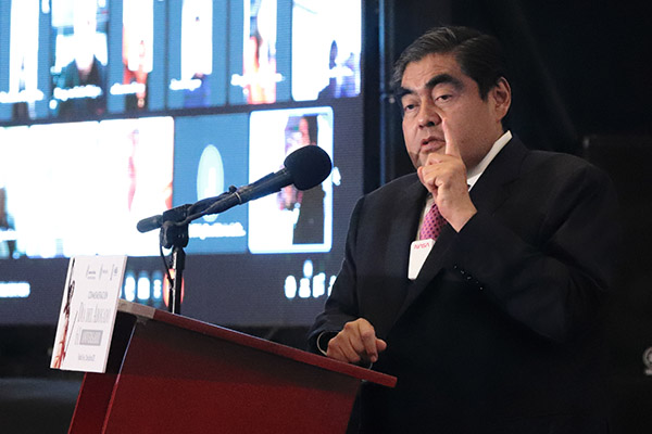 Recuperar la ética del ejercicio profesional, demanda Barbosa
