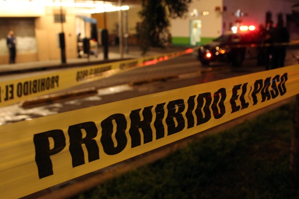 Hombre en situación de calle muere en banca del Paseo Bravo