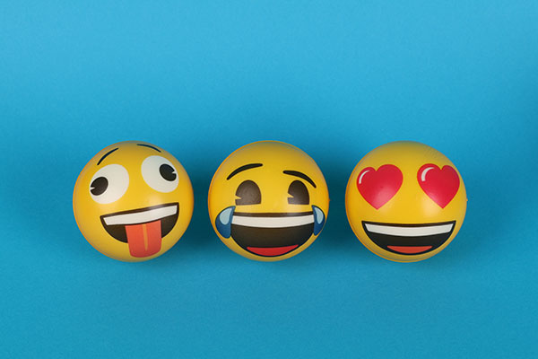 Facebook lanza emojis con sonido: ¿cómo usarlos?