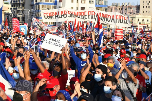 Cubanos alzan sus voces en apoyo a la Revolución