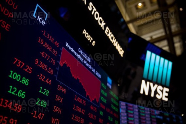 Wall Street muestra fuerte caída ante temores por repunte de COVID-19