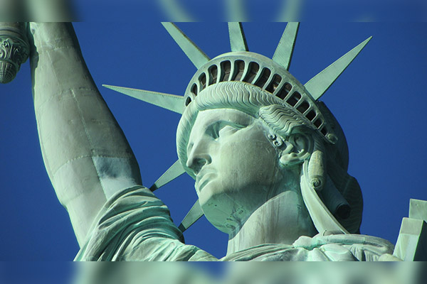 Nueva York ofrece 100 dólares a quien reciba vacuna anticovid