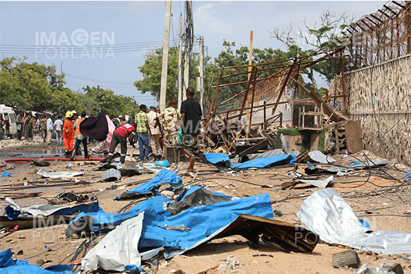 Al menos 4 muertos por explosión de un autobús con futbolistas en Somalia