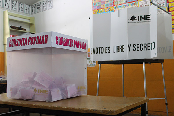Casi 95% de centros de votación abrieron para consulta sobre 5 gobiernos mexicanos