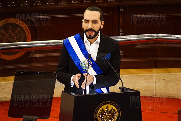 Bukele afirma que El Salvador ya tiene más vacunas de las que necesita