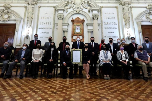 Ayuntamiento de Puebla reconoce 80 años de trayectoria de la Unión de Artes Plásticas