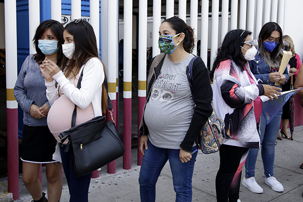 Alertan que variante delta es más peligrosa que otras para embarazadas