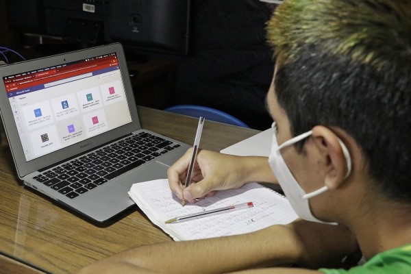 Educación, la más importante actividad esencial: Barbosa