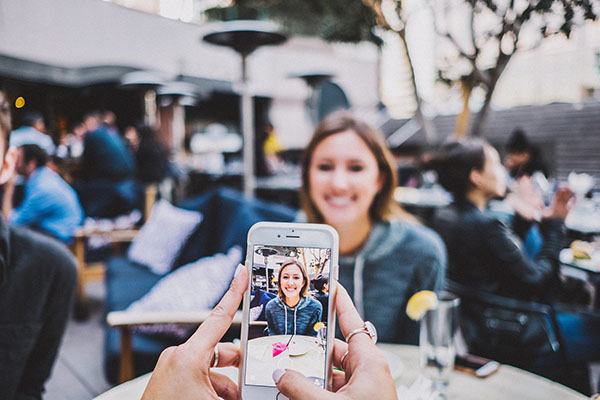 Escaneo de fotos de usuarios de iPhone es un “retroceso para la privacidad”: WhatsApp