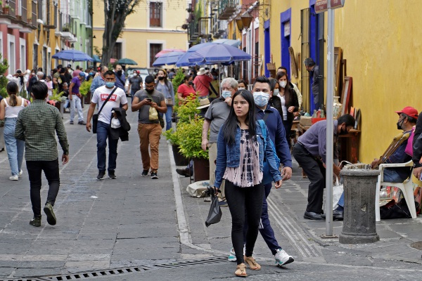 Irresponsabilidad social y pocas vacunas, combinación peligrosa para Puebla