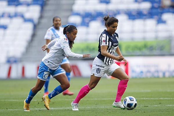 14 horas de viaje del Puebla Femenil pesaron sobre jugadoras en partido contra Monterrey
