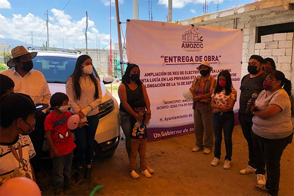 Entrega Mario de la Rosa obra de red de electrificación en la colonia Santa Lucía