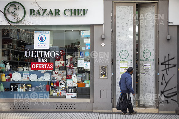 Unión Industrial Argentina propone no pagar a quienes no se vacunen