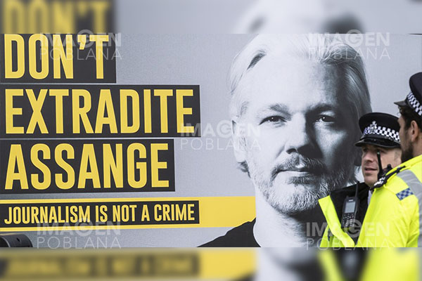 EU alega “engaño” del siquiatra de Assange en recurso por su extradición