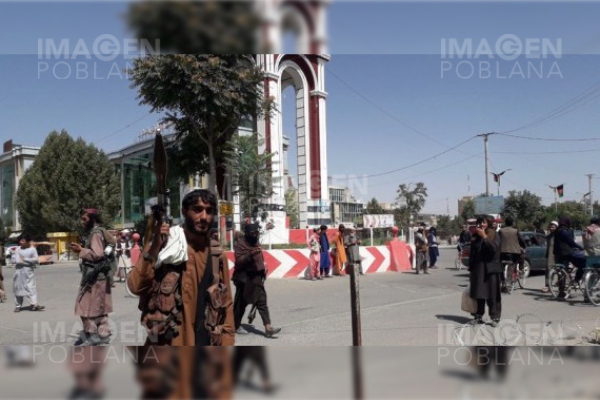 Los talibanes afirman haber conquistado por completo ocho provincias afganas