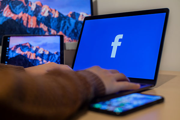 Facebook endurece sus políticas para frenar la desinformación sobre vacunas