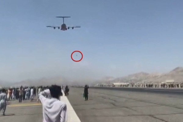 “Varias muertes al despegar el lunes avión de EU de Kabul”