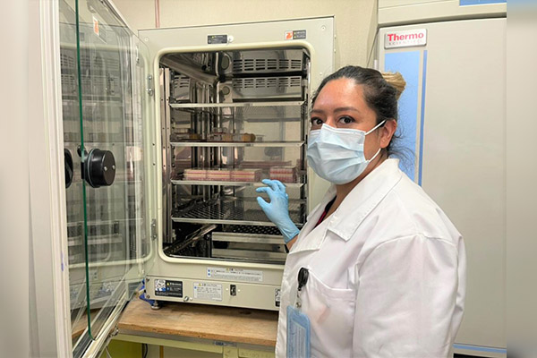 Viróloga del IPN desarrolla un biofármaco para combatir el COVID-19