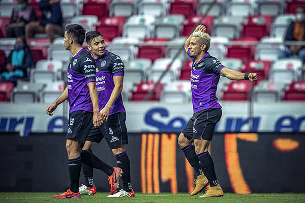 Por malos resultados, Ricardo Salinas amenaza con castigar la quincena a jugadores del Mazatlán