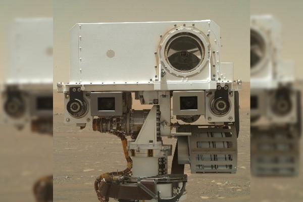 El Perseverance capta imágenes inéditas de un pequeño satélite de Marte