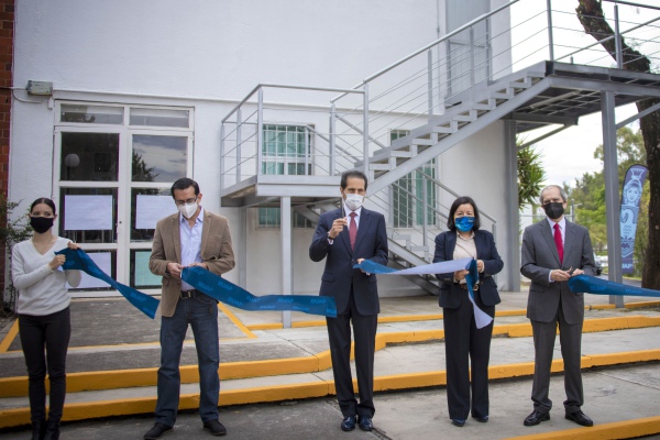 Rector Alfonso Esparza entrega nuevas obras en beneficio de más de 700 estudiantes