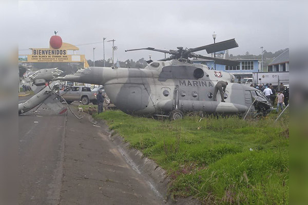 Cae helicóptero de la Marina en el que viajaba el secretario de Gobierno de Veracruz