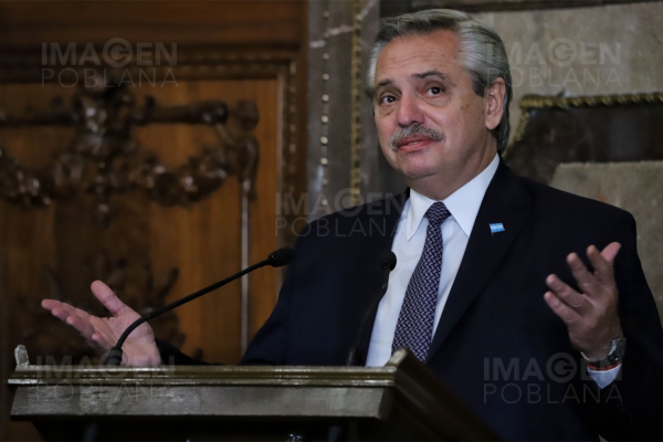 Presidente argentino donará medio sueldo durante cuatro meses por violar la cuarentena