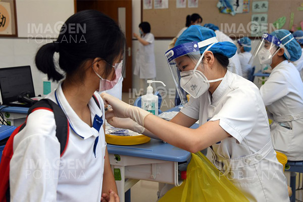 Administradas más de 2,000 millones de vacunas anticovid en China