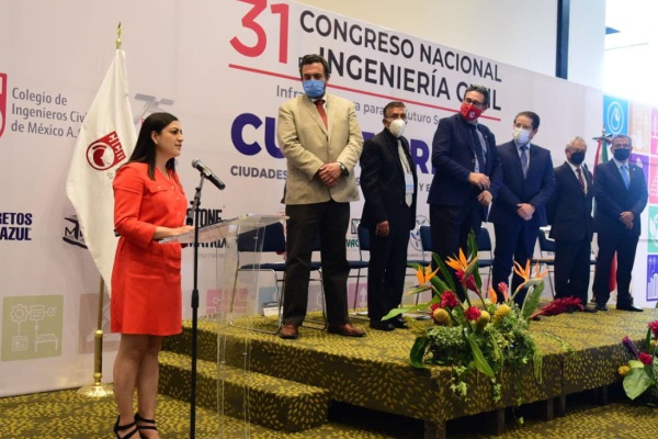 Nunca más dejar a nadie fuera ni atrás en movilidad: Claudia Rivera Vivanco