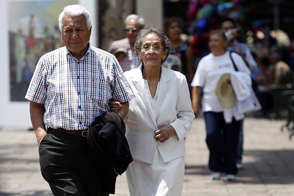 Abuelitos, los cimientos del bienestar familiar