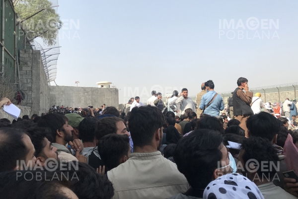 Embajada de EU pide abandonar aeropuerto de Kabul por amenaza de más atentados