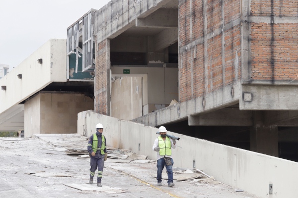 Construcción del nuevo San Alejandro, a paso de tortuga