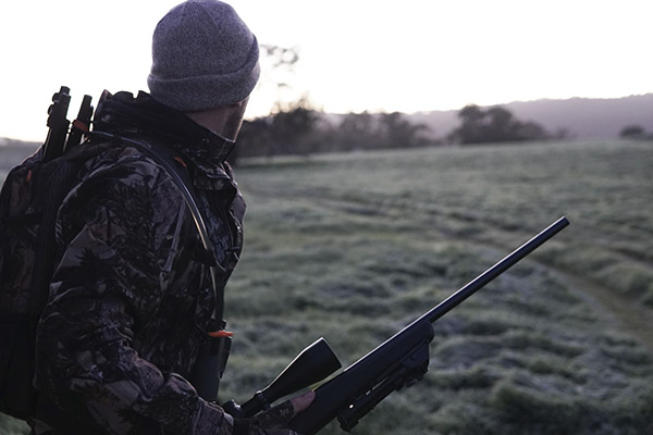 Indignación por video de jefe de la Asociación del Rifle de EU matando elefantes africanos