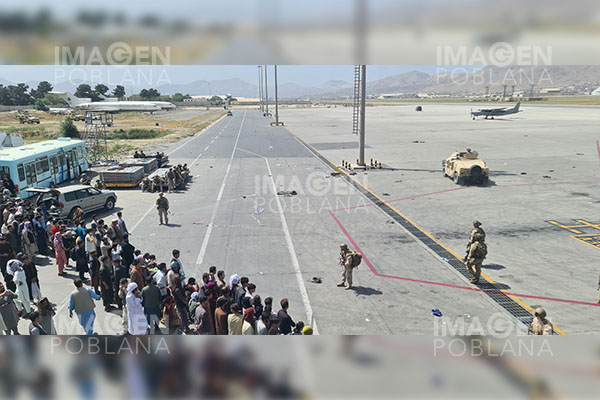 El último avión de EU parte de Kabul, poniendo fin a 20 años de presencia en Afganistán