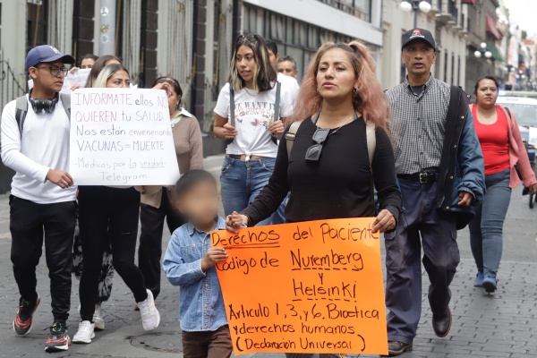 Antivacunas, un peligro en plena tercera ola de COVID-19
