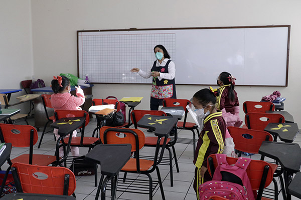 Mala economía, otro obstáculo para el regreso a clases