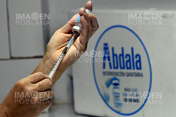 Cuba denuncia desdén de sus vacunas contra el COVID-19 y robo de información científica