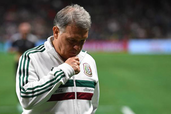 Pese a su desprendimiento de retina, “Tata” Martino quiere estar con la Selección