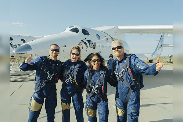 EU suspende operaciones de Virgin Galactic tras desperfecto en el vuelo de Branson