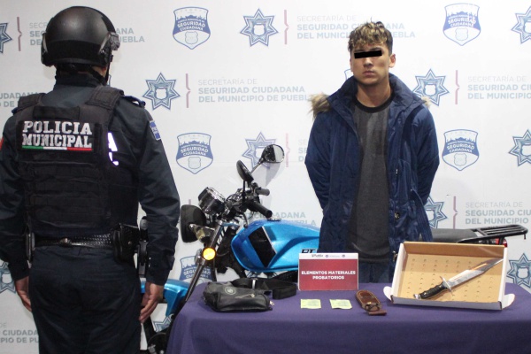 Policías municipales capturan a dos asaltantes de transeúntes