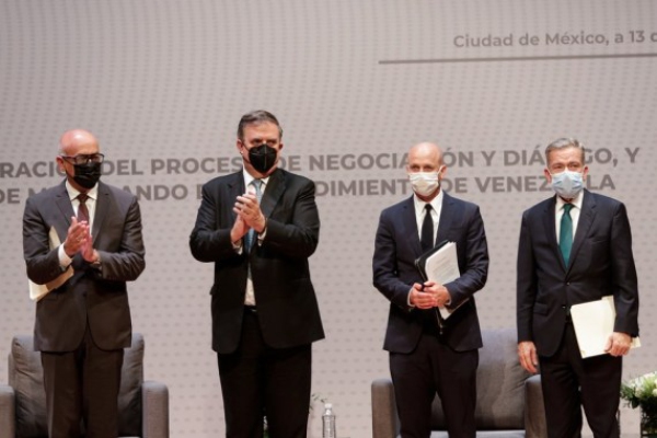Oposición venezolana reafirma compromiso con diálogos en México