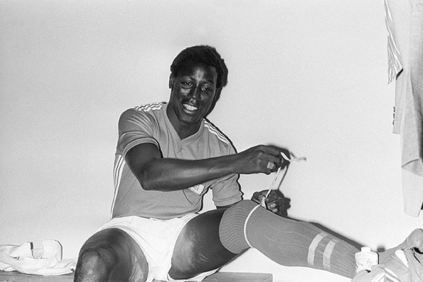 Tras 39 años en coma, muere el ex futbolista francés Jean Pierre Adams