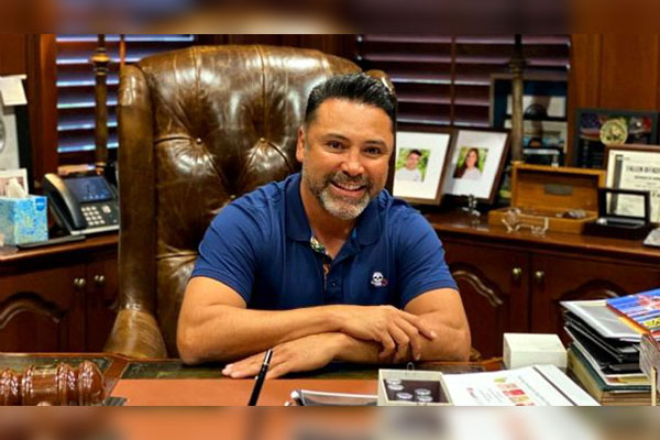 Óscar de la Hoya se recupera del COVID-19 y deja el hospital luego de tres días internado