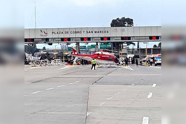 Tráiler sin frenos queda reducido a pedazos en la México - Puebla
