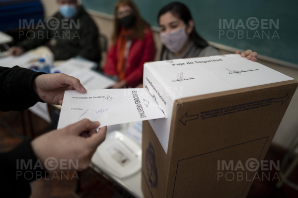Votó el 67 % del padrón en elecciones primarias de Argentina
